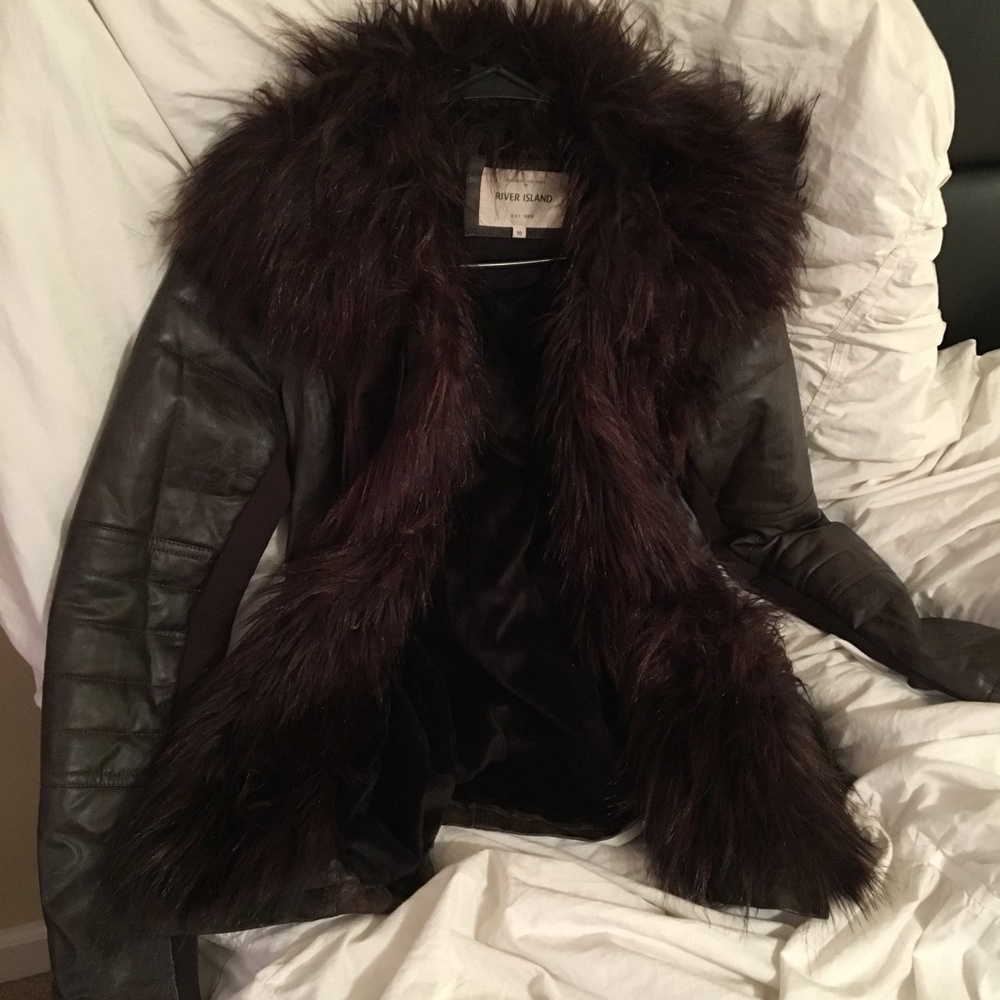 Brown Leather w/ Australian Fur and suede lining!